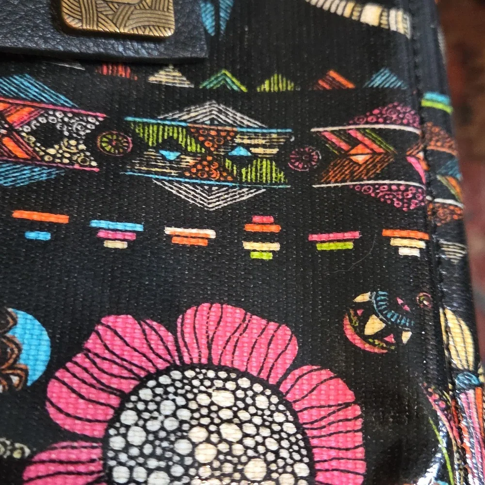 Sakroots Artist Circle Smartphone Crossbody - Picture 9 of 10